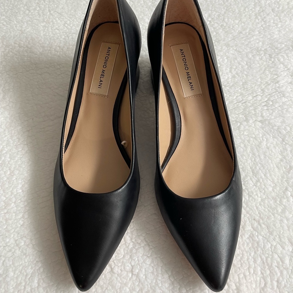 Antonio Melani Pumps